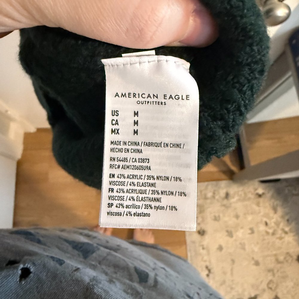 American Eagle Green Pullover V-Neck Sweater - Picture 6 of 6
